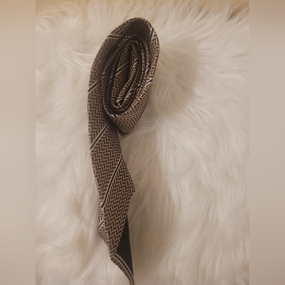 Men's Gianfranco Valentino Necktie Brown & Black 100% Silk Italy Made Hand Finis - Picture 3 of 9